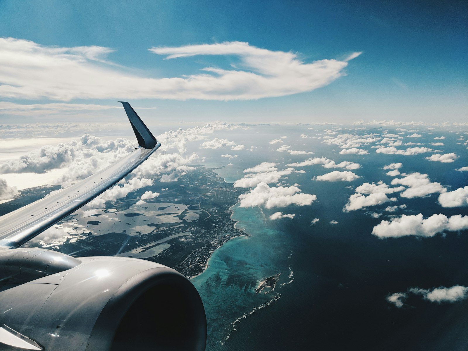 Image d'illustration — un avion de ligne en vol.