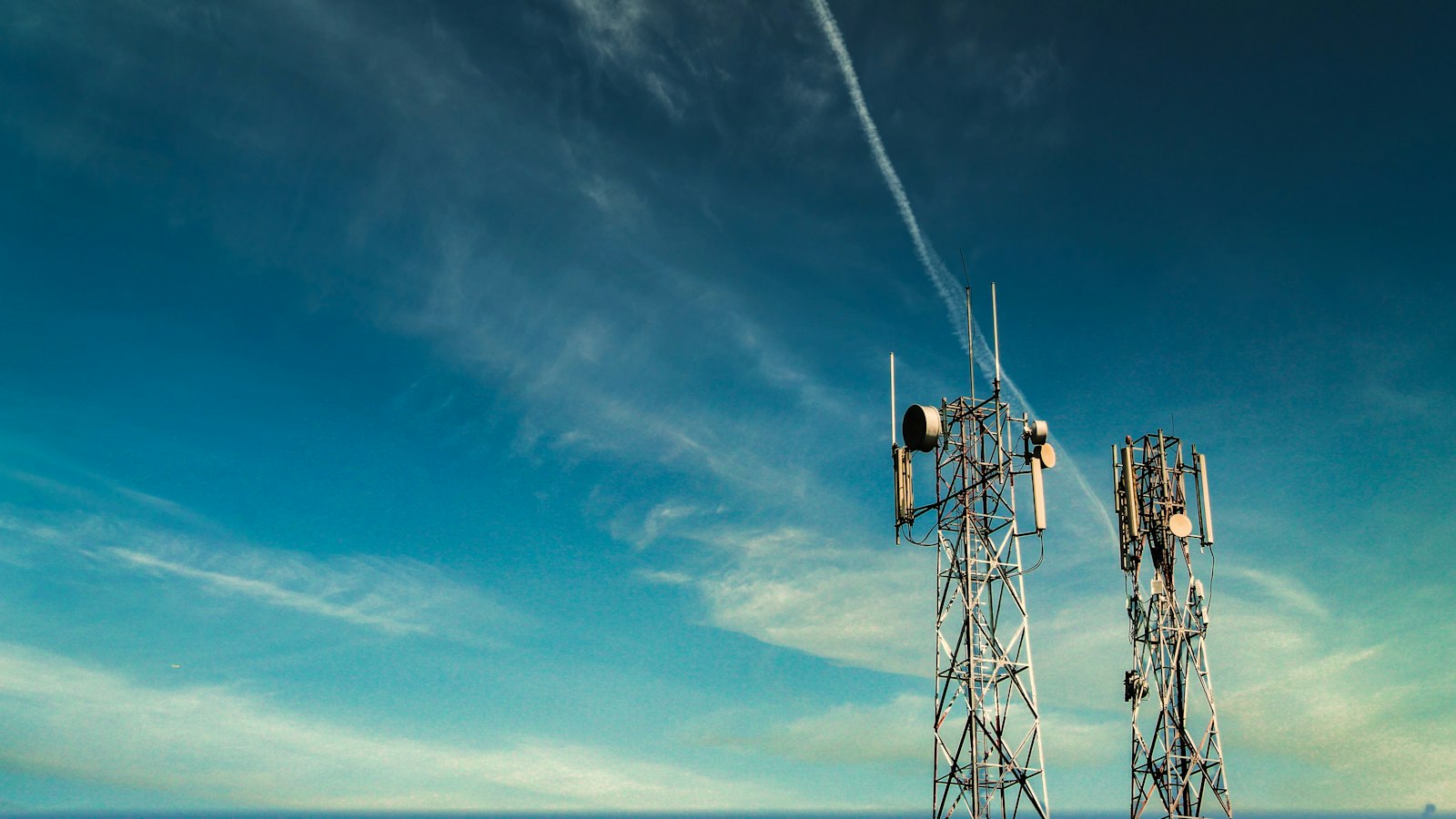 Image d'illustration — une antenne télécom, symbole des infrastructures réseau visées par la technologie 5G privée