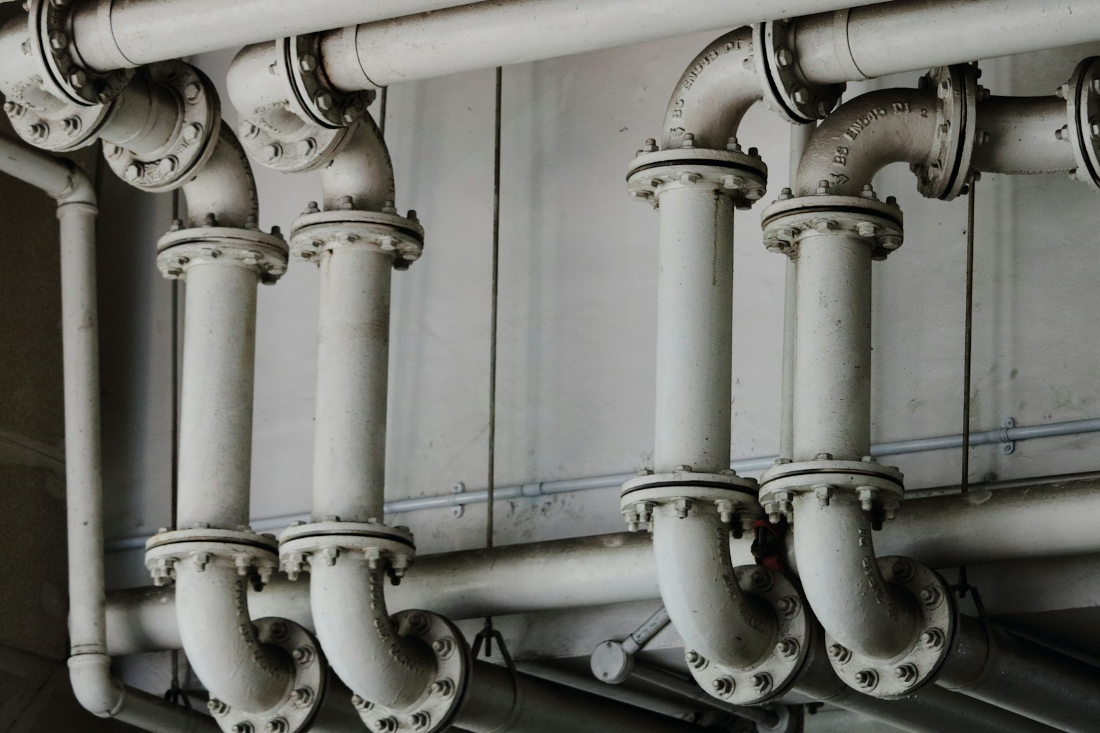 Image d'illustration — des tubes d'acier sans soudure, cœur de métier de Vallourec pour les projets pétroliers offshore.